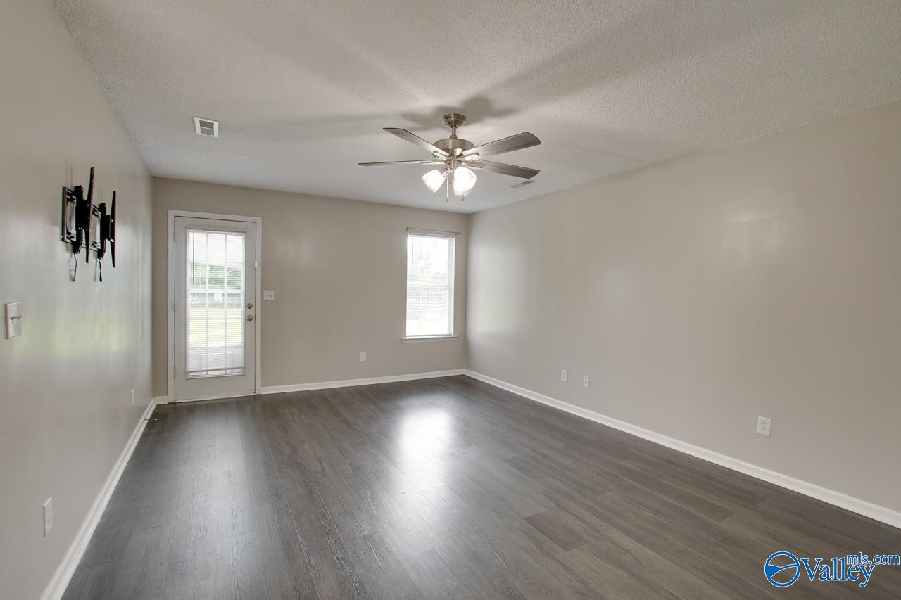 118 Sophia Drive, Toney, Alabama image 5