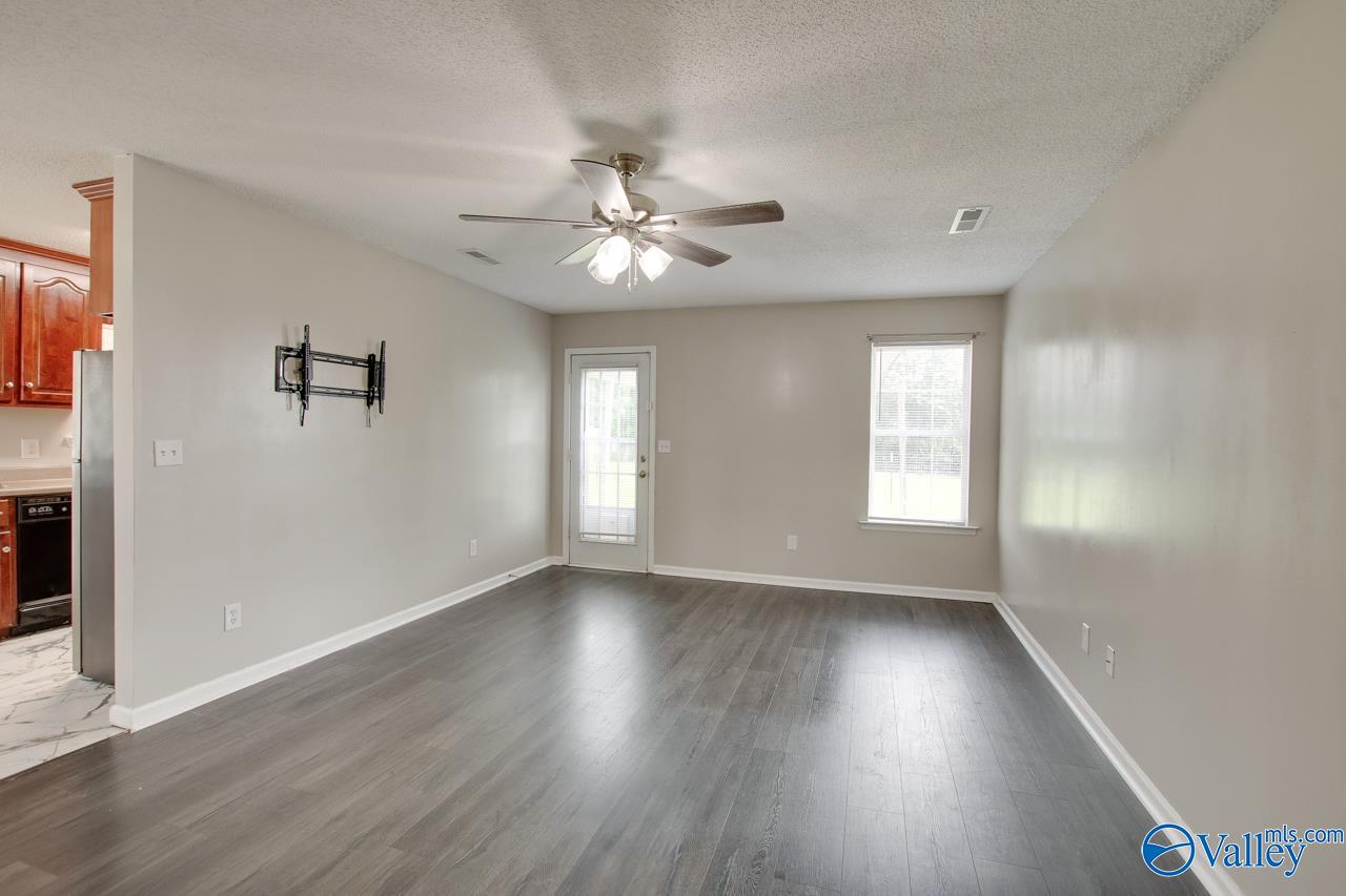 118 Sophia Drive, Toney, Alabama image 6