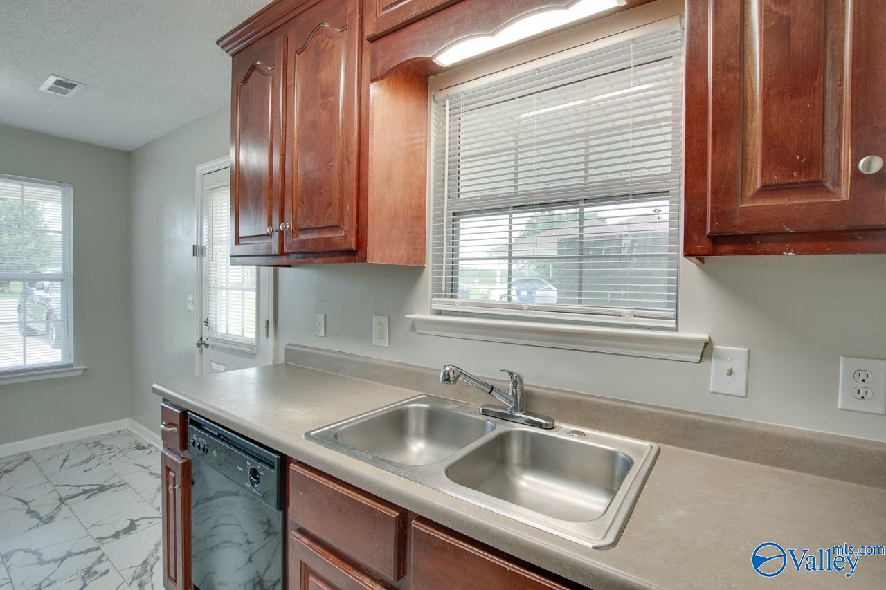 118 Sophia Drive, Toney, Alabama image 10