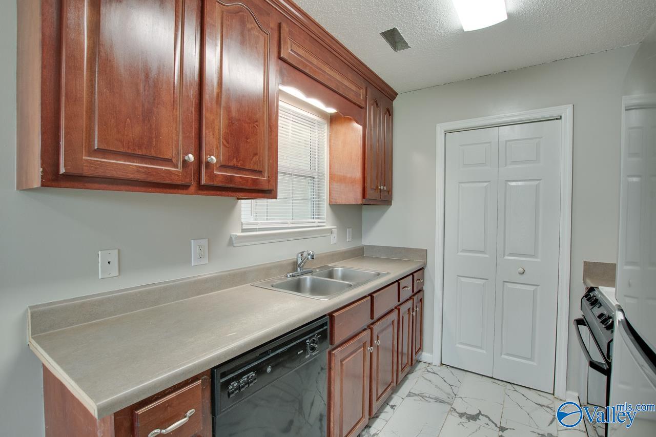 118 Sophia Drive, Toney, Alabama image 11