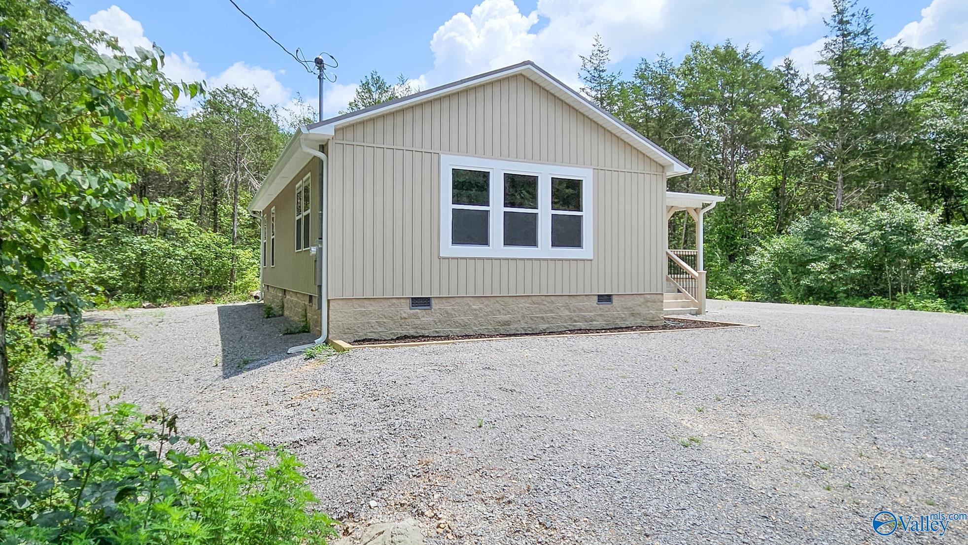 Woodville, Alabama 35776, United States, 2 Bedrooms Bedrooms, ,2 BathroomsBathrooms,Residential,Active,181007