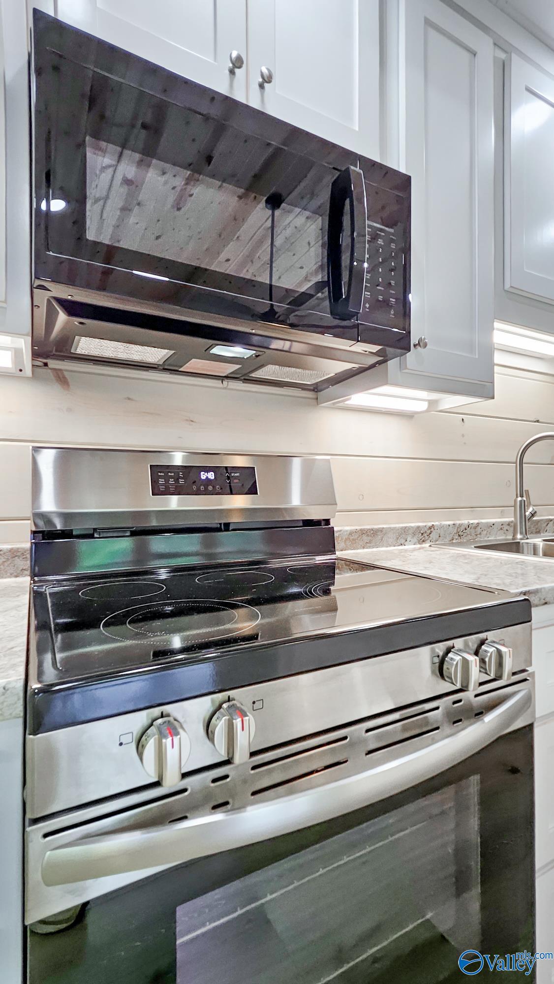 Woodville, Alabama 35776, United States, 2 Bedrooms Bedrooms, ,2 BathroomsBathrooms,Residential,Active,181007