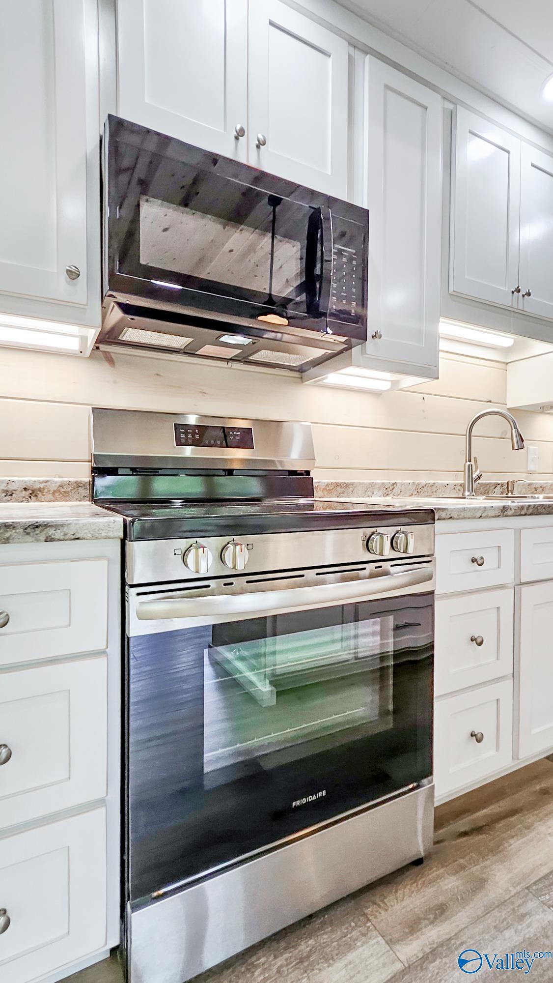 Woodville, Alabama 35776, United States, 2 Bedrooms Bedrooms, ,2 BathroomsBathrooms,Residential,Active,181007