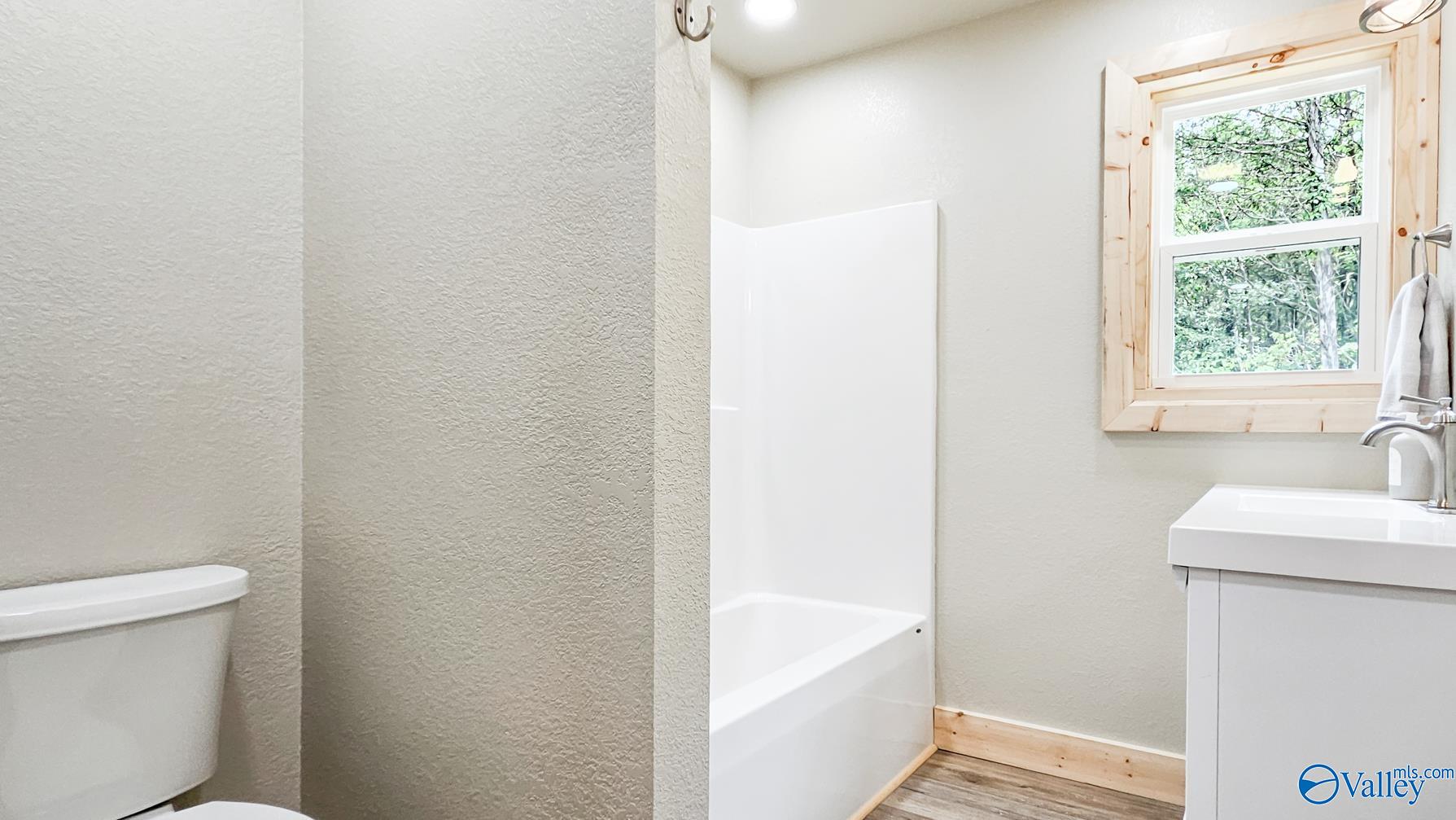 Woodville, Alabama 35776, United States, 2 Bedrooms Bedrooms, ,2 BathroomsBathrooms,Residential,Active,181007