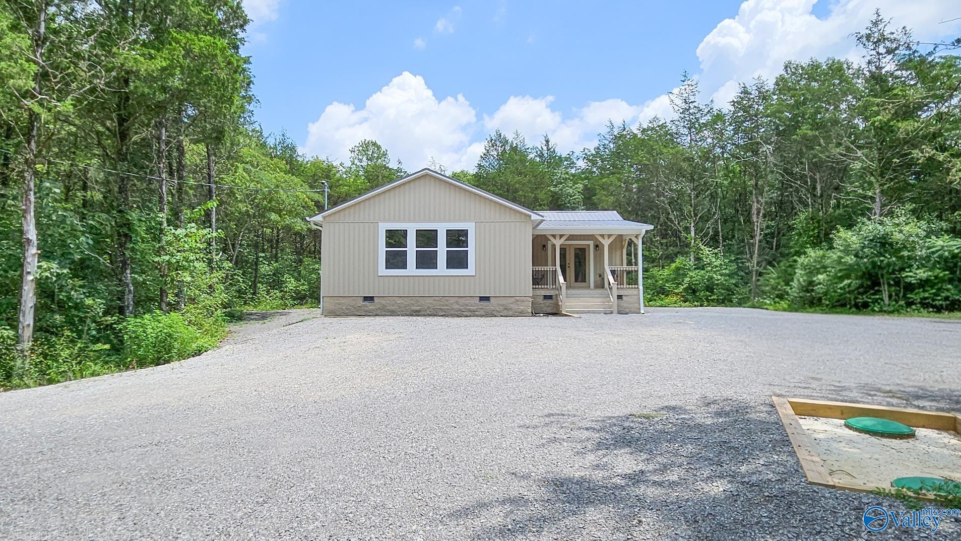 Woodville, Alabama 35776, United States, 2 Bedrooms Bedrooms, ,2 BathroomsBathrooms,Residential,Active,181007