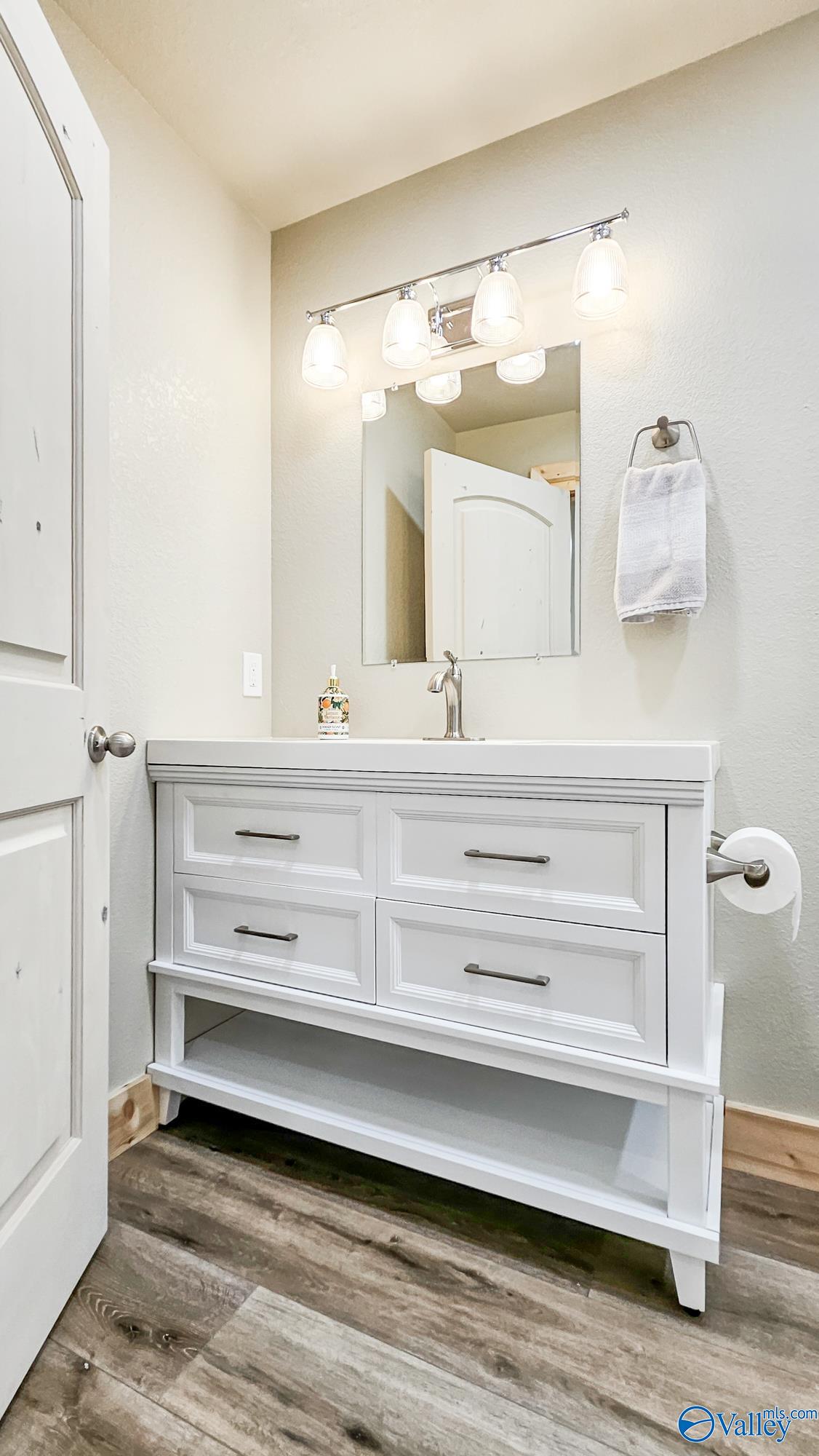 Woodville, Alabama 35776, United States, 2 Bedrooms Bedrooms, ,2 BathroomsBathrooms,Residential,Active,181007