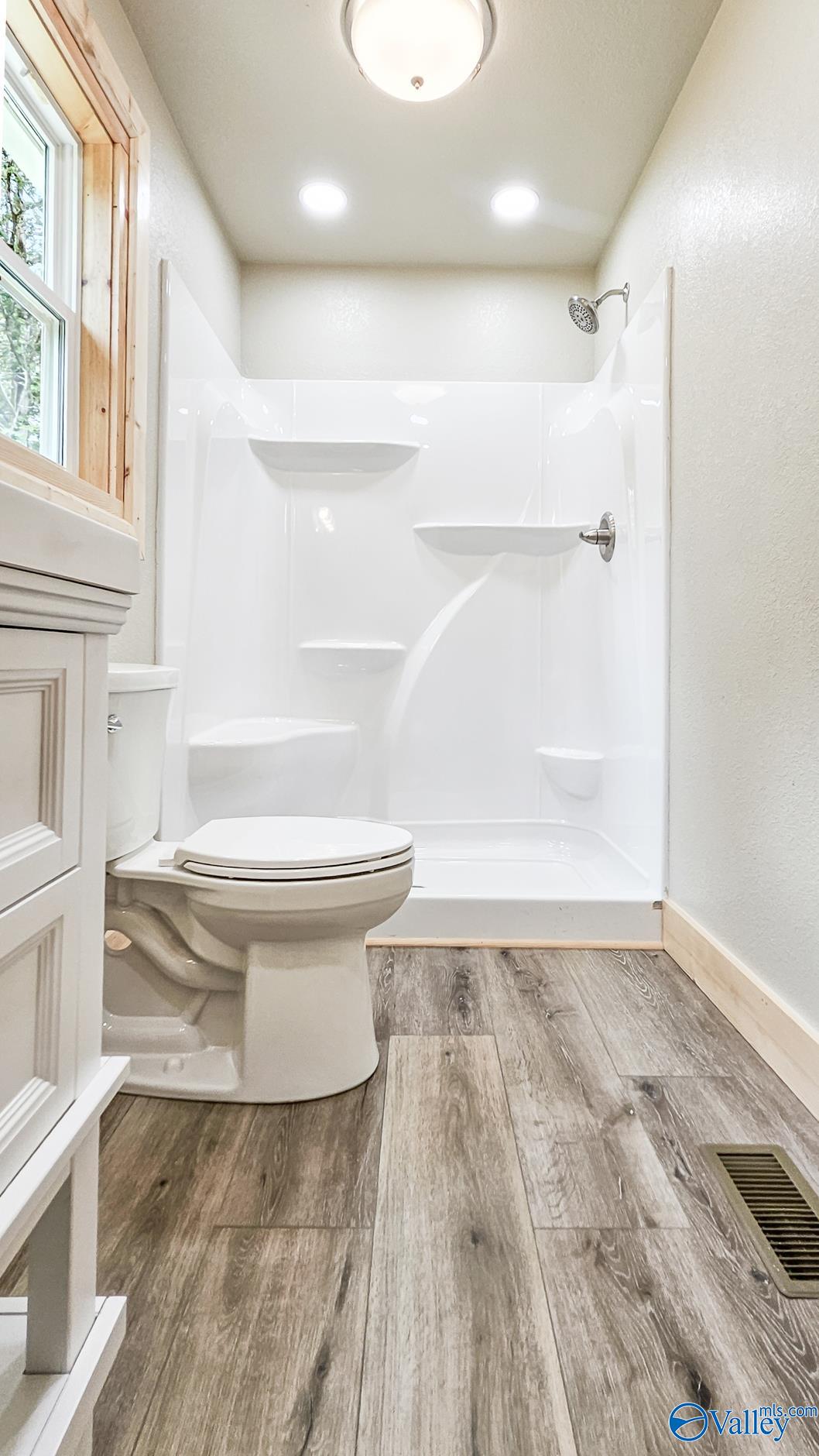 Woodville, Alabama 35776, United States, 2 Bedrooms Bedrooms, ,2 BathroomsBathrooms,Residential,Active,181007