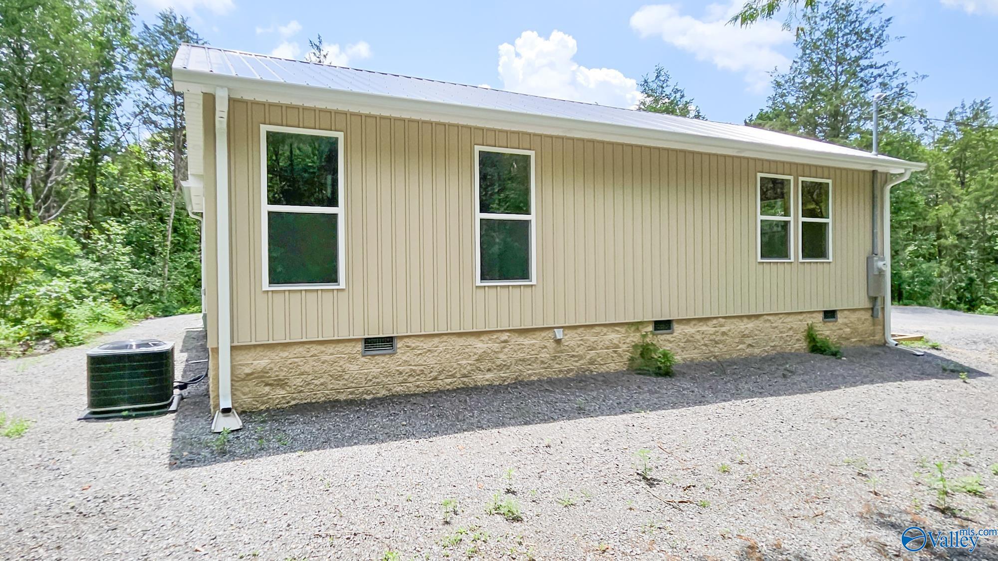 Woodville, Alabama 35776, United States, 2 Bedrooms Bedrooms, ,2 BathroomsBathrooms,Residential,Active,181007