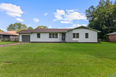 Homes For Sale - 2014 Park Street<br/> Morgan County, Decatur, AL 35601
