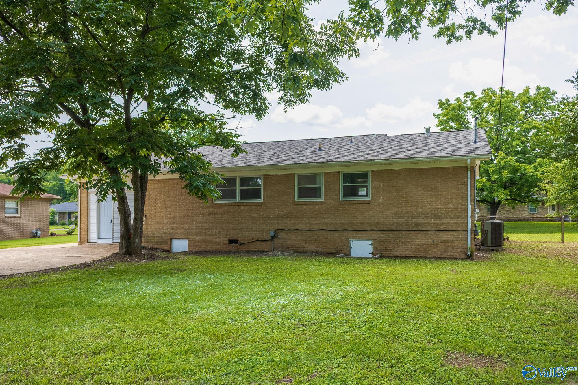 3906 NW Broadmor Road
