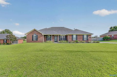Homes For Sale - 106 Stadia Circle<br/> Harvest, AL 35749