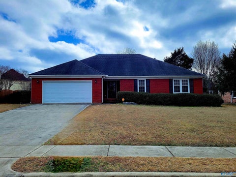 Homes For Rent - 122 Pebblebrook Circle<br/> Madison, AL 35758