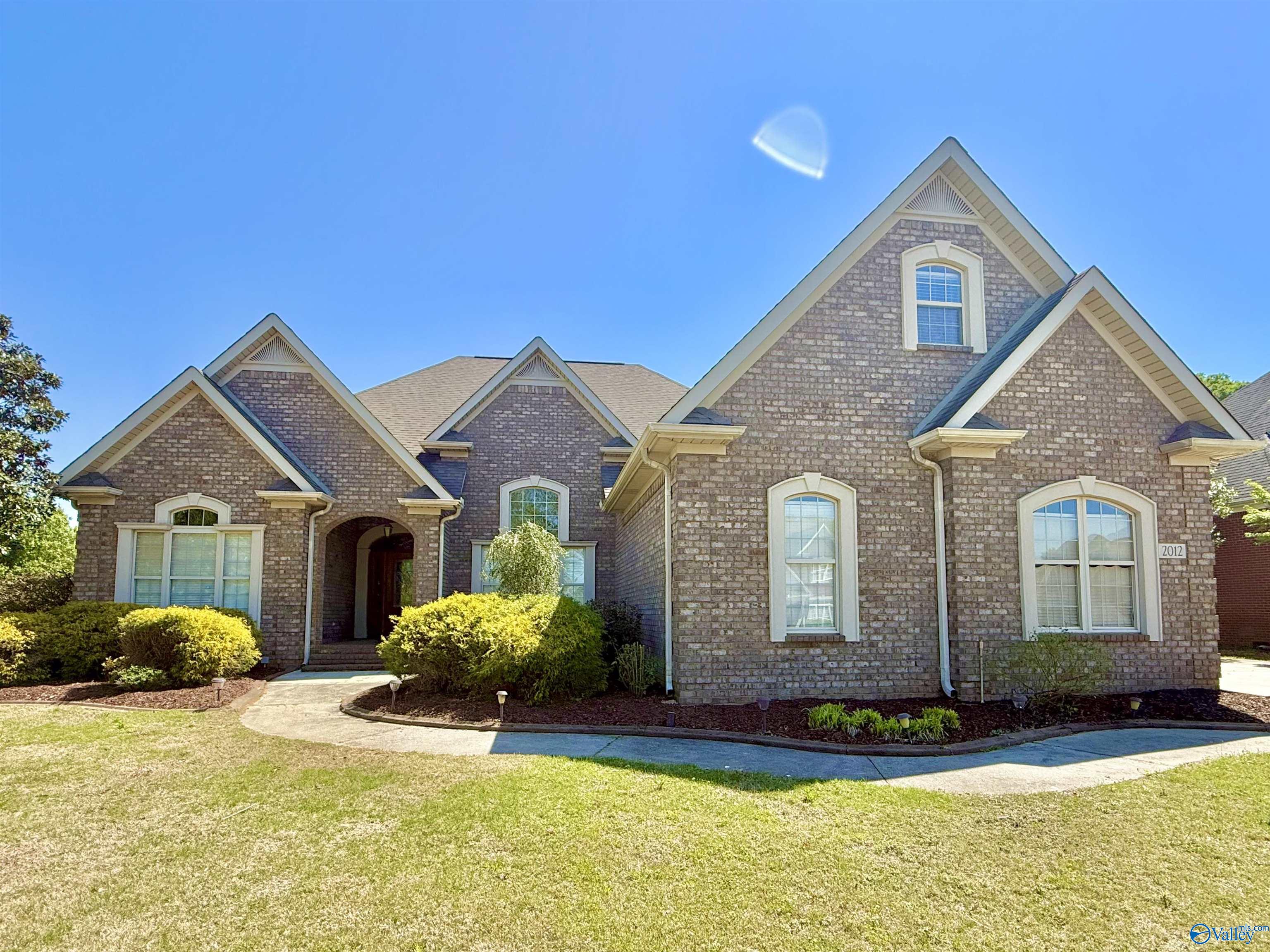 2012 Englewood Place