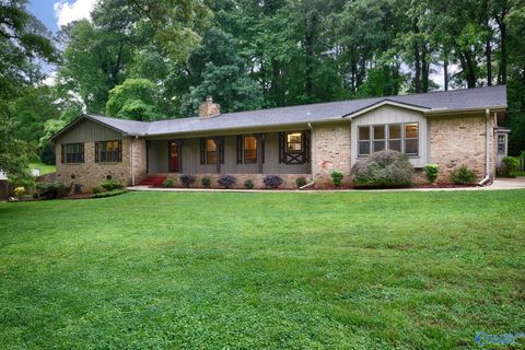 Photo of 303 Lynn Drive, Madison, AL 35758 (MLS # 21917444)