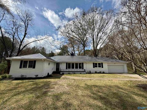 Photo of 323 Paden Road, Gadsden, AL 35903 (MLS # 21911984)