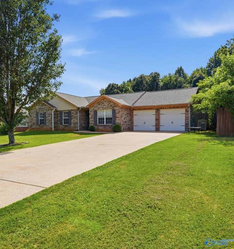 Homes For Sale - 11821 Pulaski Pike<br/> Toney, AL 35773