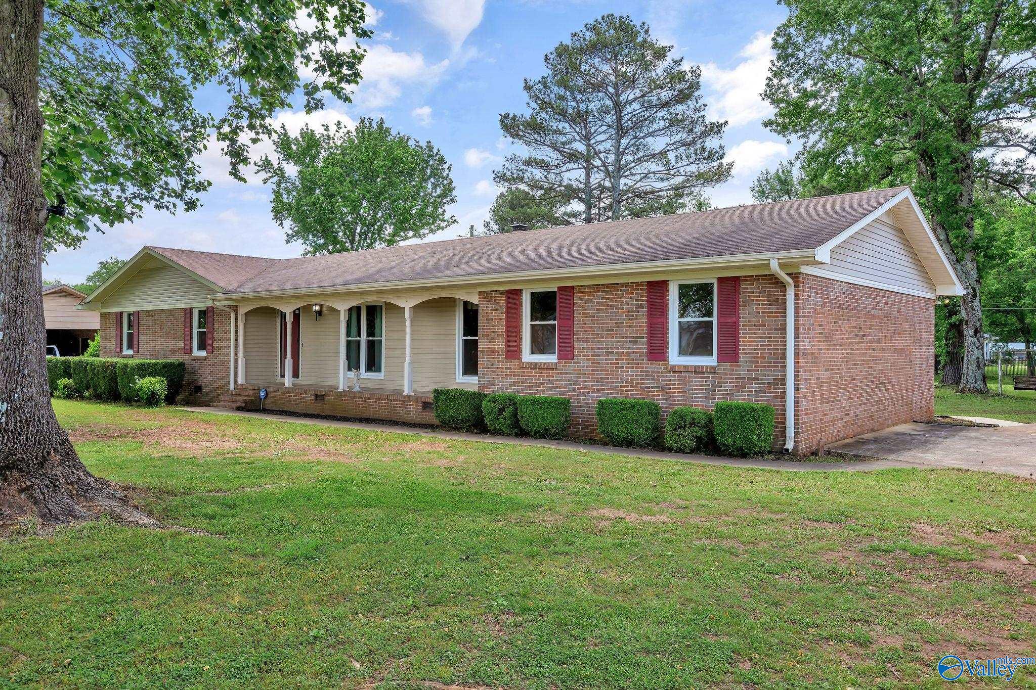 1300 Ridgedale Street, Athens, Alabama image 2