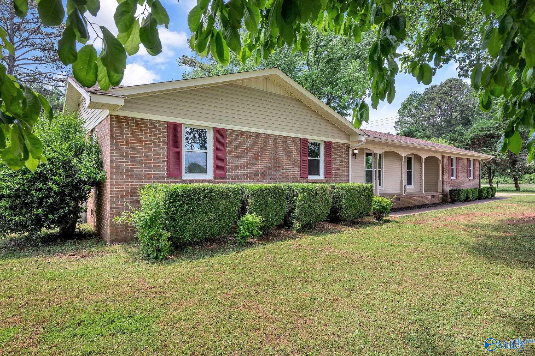 1300 Ridgedale Street, Athens, Alabama image 3