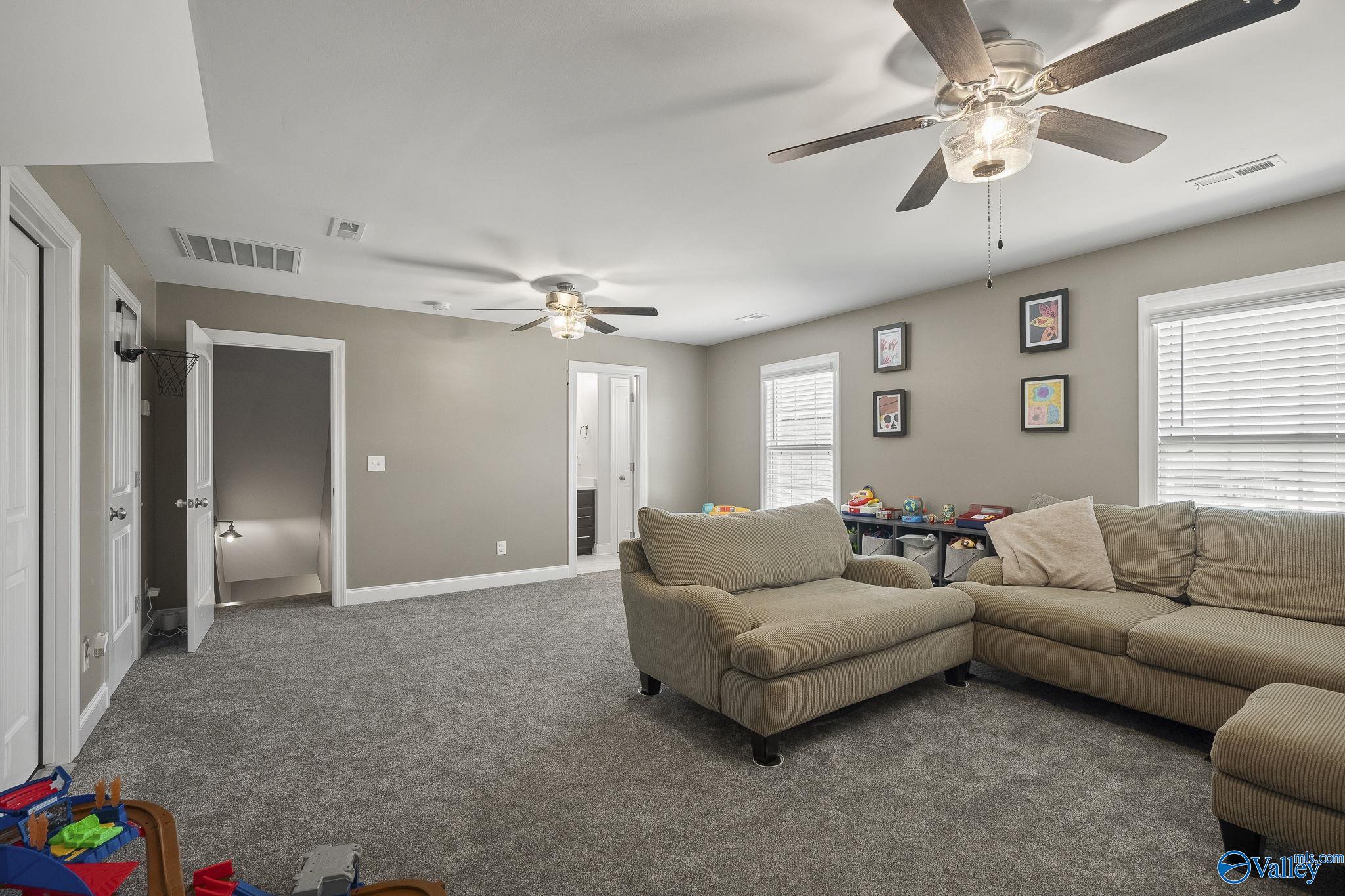 8008 Farm Meadow Drive, Owens Cross Roads, Alabama image 19