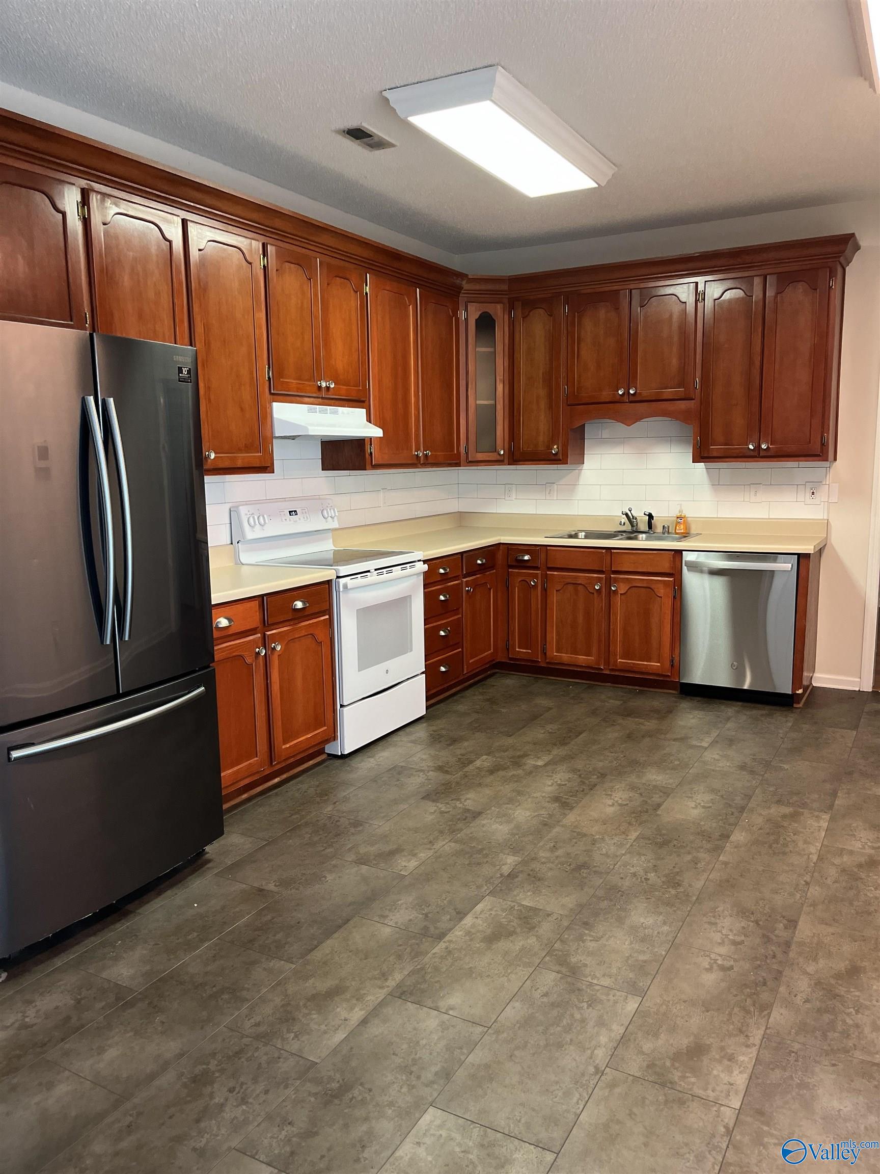 2133 Eastbrook Se, Decatur, Alabama image 4