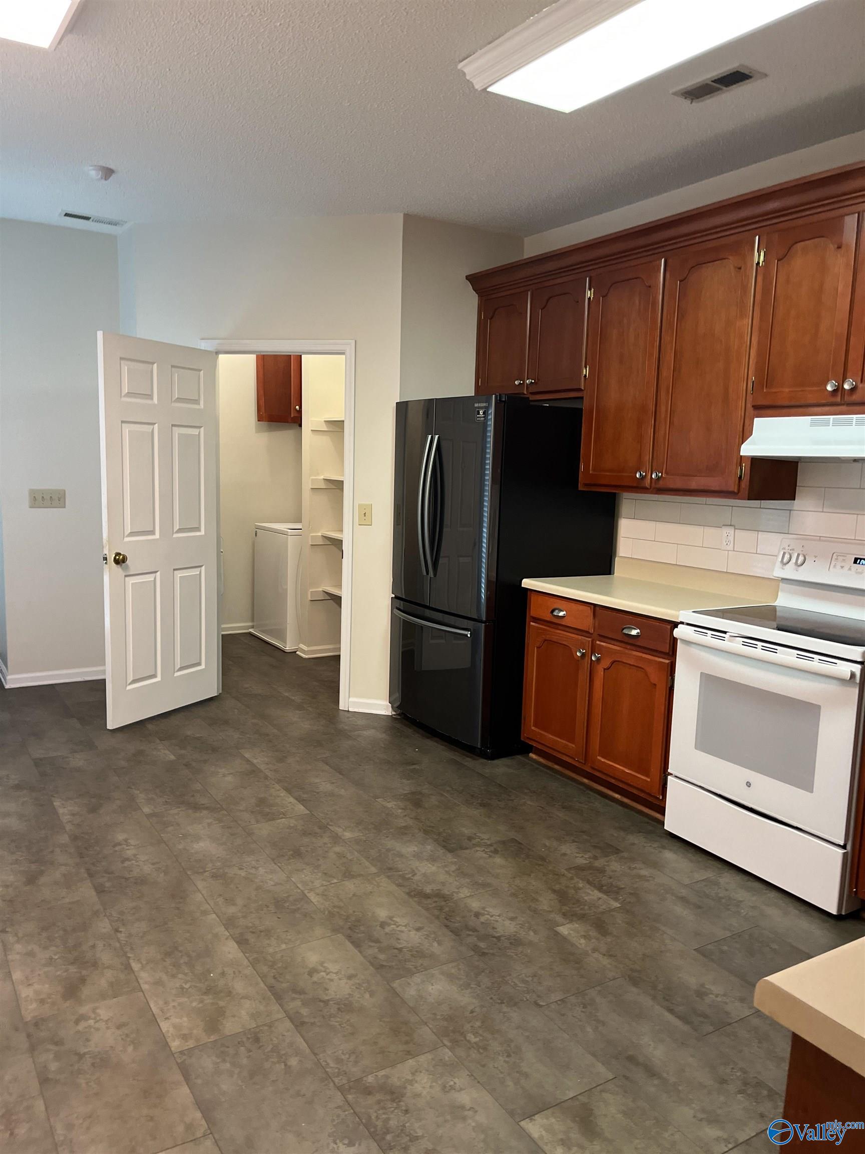 2133 Eastbrook Se, Decatur, Alabama image 6