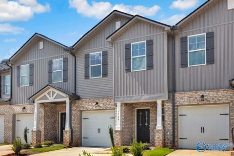 Townhouse For Sale - 7580 Discovery Point Drive<br/> Madison County, Huntsville, AL 35806