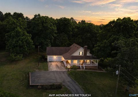 Homes For Sale - 4998 County Road 196<br/> Lawrence County, Danville, AL 35619