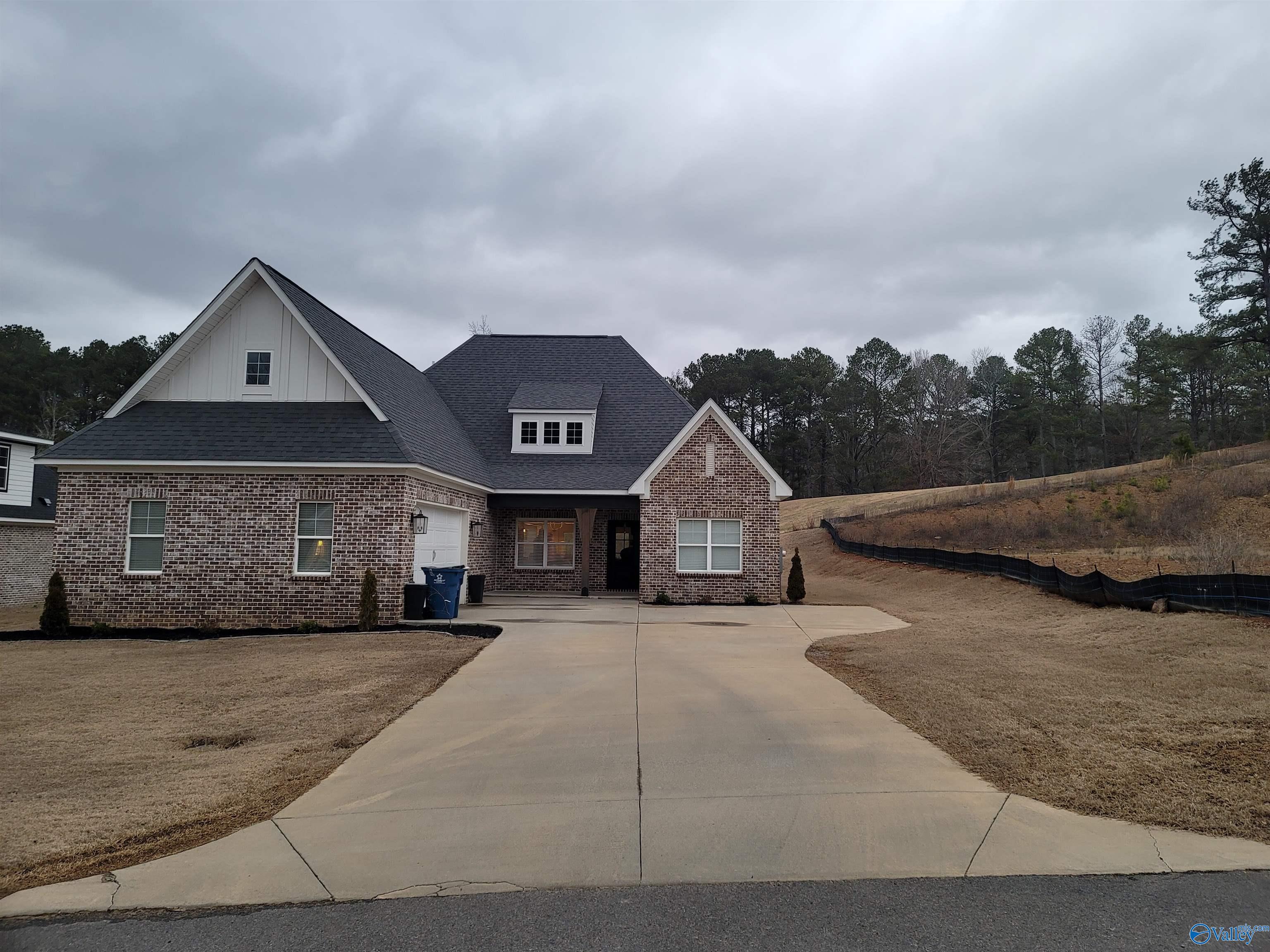 2931 Cherokee Ridge Drive, Union Grove, Alabama image 1