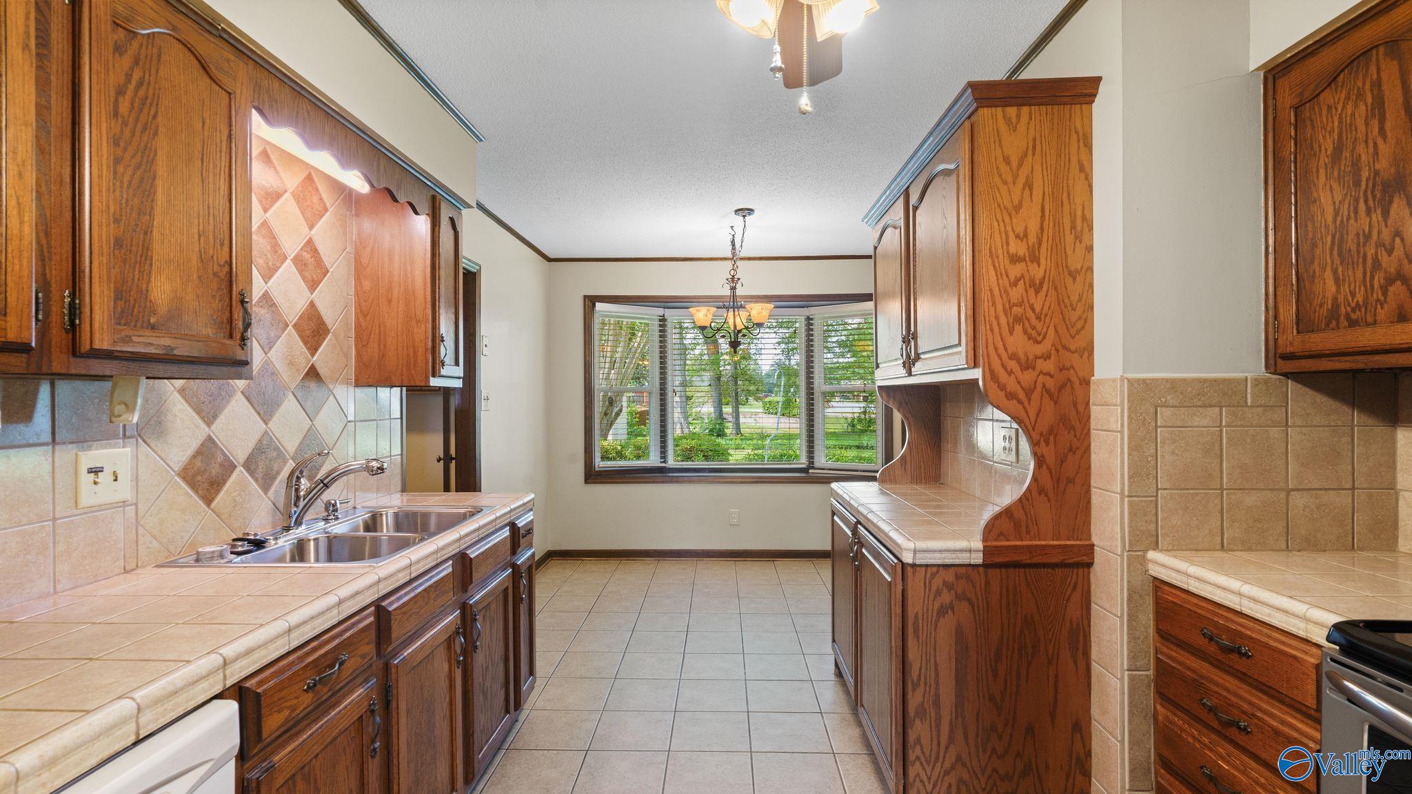 2302 Auburn Drive, Decatur, Alabama image 7