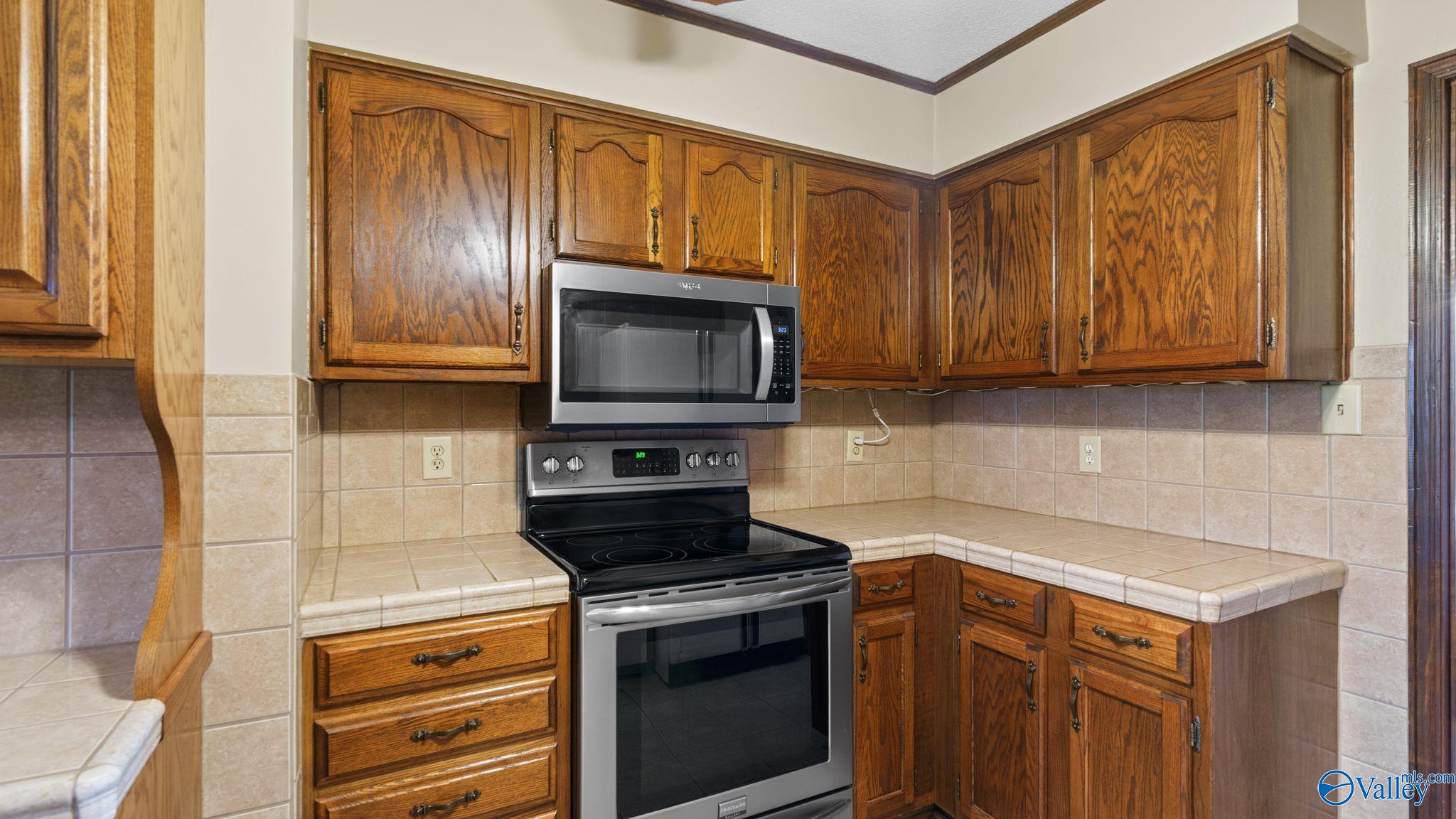 2302 Auburn Drive, Decatur, Alabama image 9