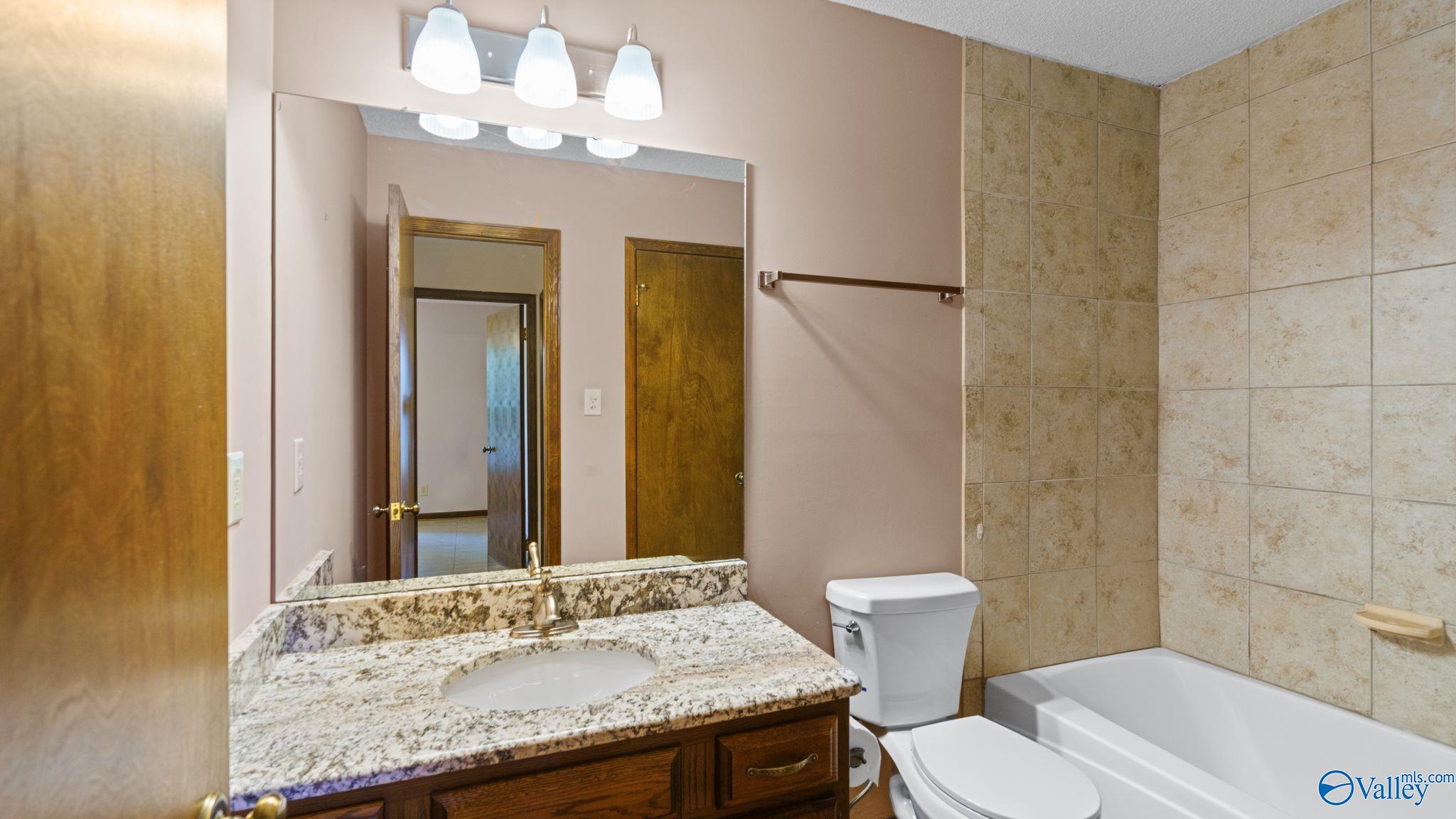 2302 Auburn Drive, Decatur, Alabama image 14