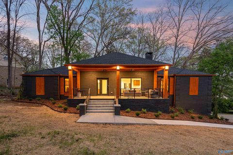 Photo of 901 Tannahill Drive SE, Huntsville, AL 35802 (MLS # 21914147)