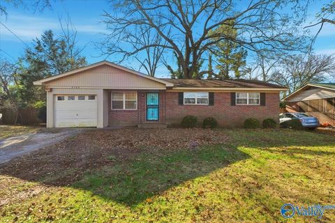 Homes For Sale - 3709 S Westdale Court<br/> Huntsville, AL 35805
