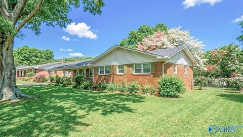 Homes For Sale - 1014 9th Street<br/> Arab, AL 35016