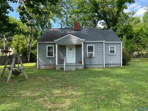 Homes For Sale - 3918 9th Avenue<br/> Huntsville, AL 35805