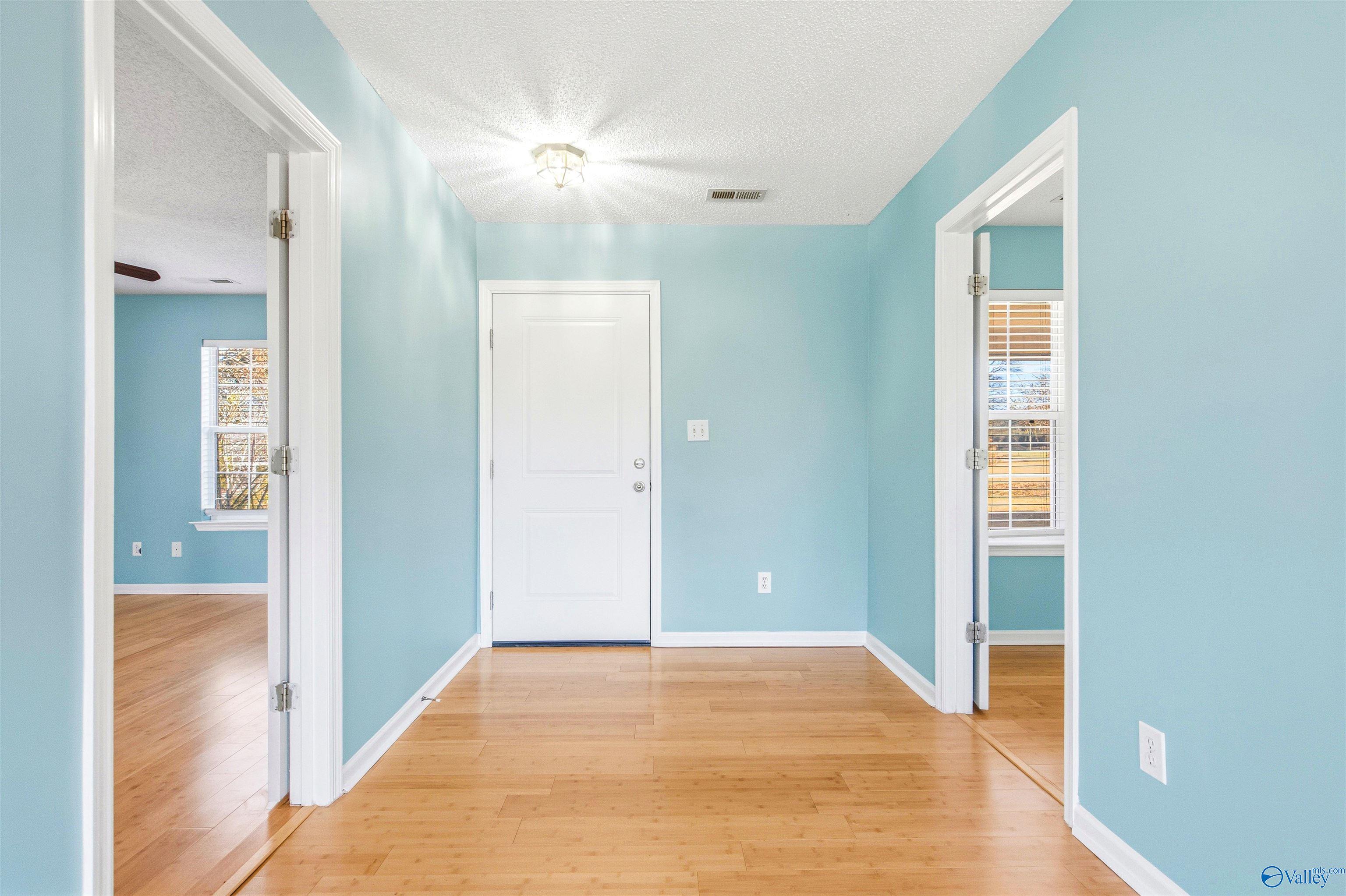 8246 Wall Triana Hwy