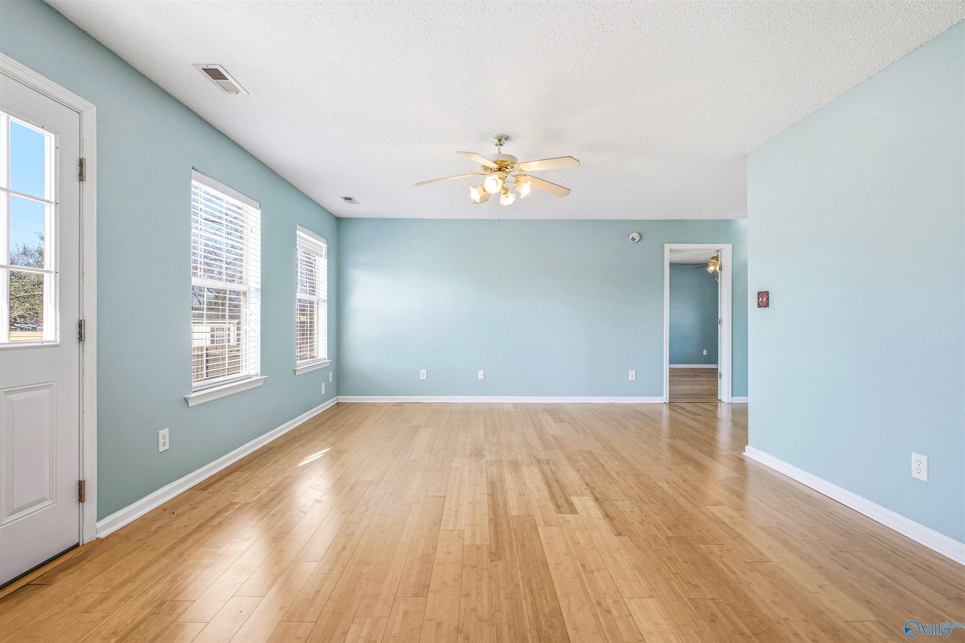 8246 Wall Triana Hwy