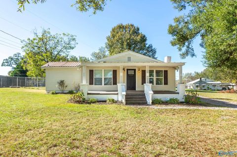 Photo of 3755 Old US Hwy 278 E, Hokes Bluff, AL 35903 (MLS # 21902143)