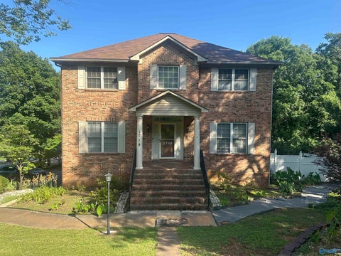 Homes For Sale - 1714 Alm Drive<br/> Huntsville, AL 35811