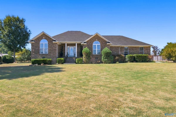 1902 LILLIAN DR, ATHENS, AL 35611 - Image a230dded22dfd59f432f65e0a3236893/722282539