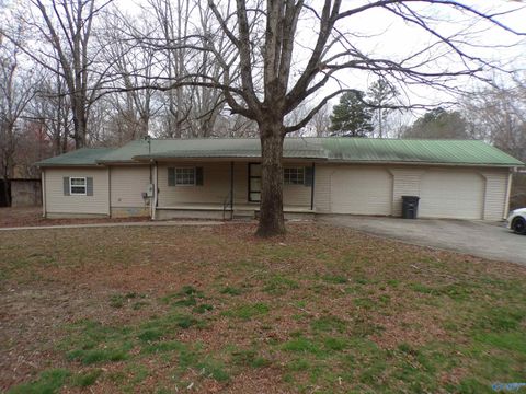 Photo of 105 County Road 518, Moulton, AL 35650 (MLS # 21911551)