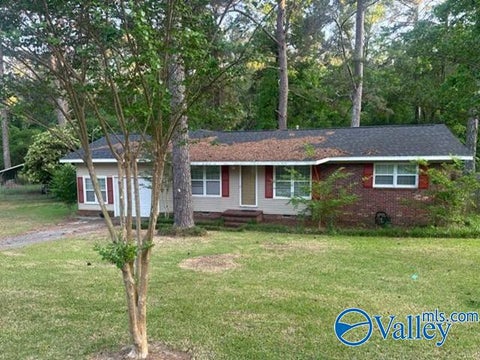 Homes For Sale - 182 Woodland Hills Drive<br/> Ozark, AL 36360