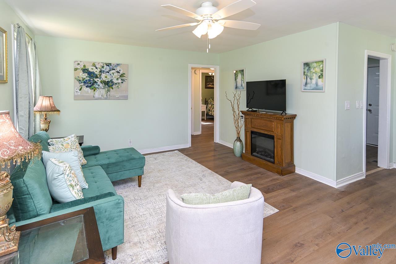 1001 Parklane Street