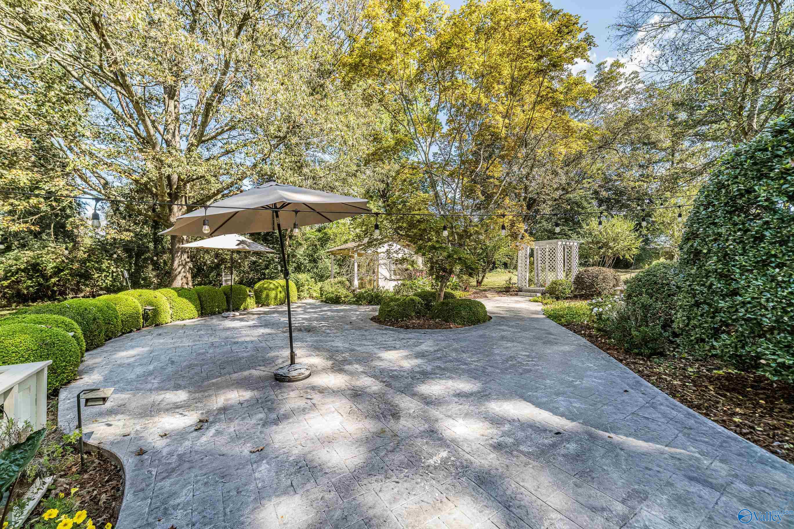 Scottsboro, Alabama 35768, United States, 4 Bedrooms Bedrooms, ,3 BathroomsBathrooms,Residential,Active,220483