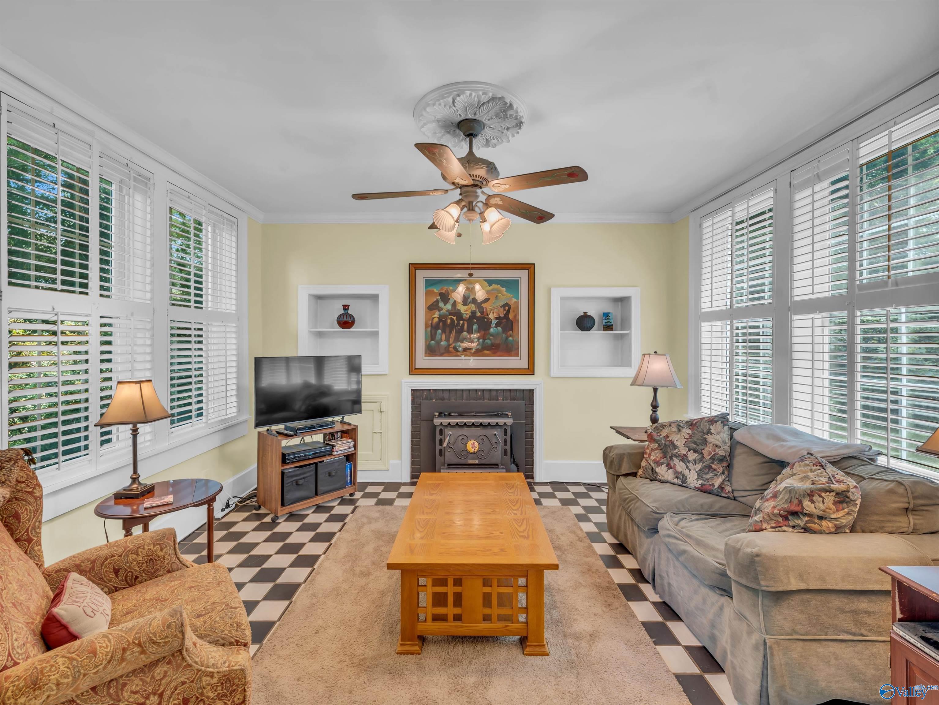 Scottsboro, Alabama 35768, United States, 4 Bedrooms Bedrooms, ,3 BathroomsBathrooms,Residential,Active,220483