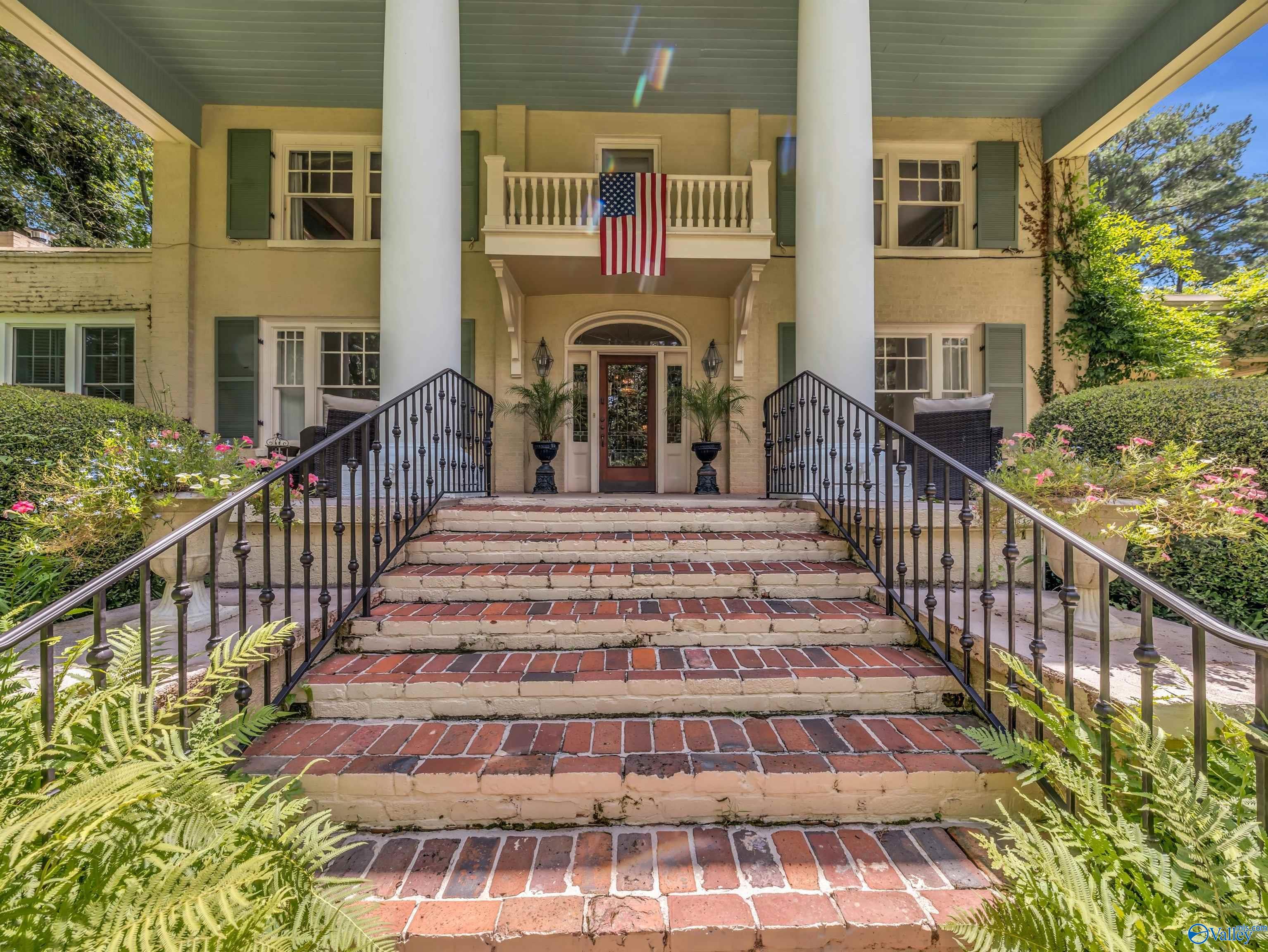 Scottsboro, Alabama 35768, United States, 4 Bedrooms Bedrooms, ,3 BathroomsBathrooms,Residential,Active,220483