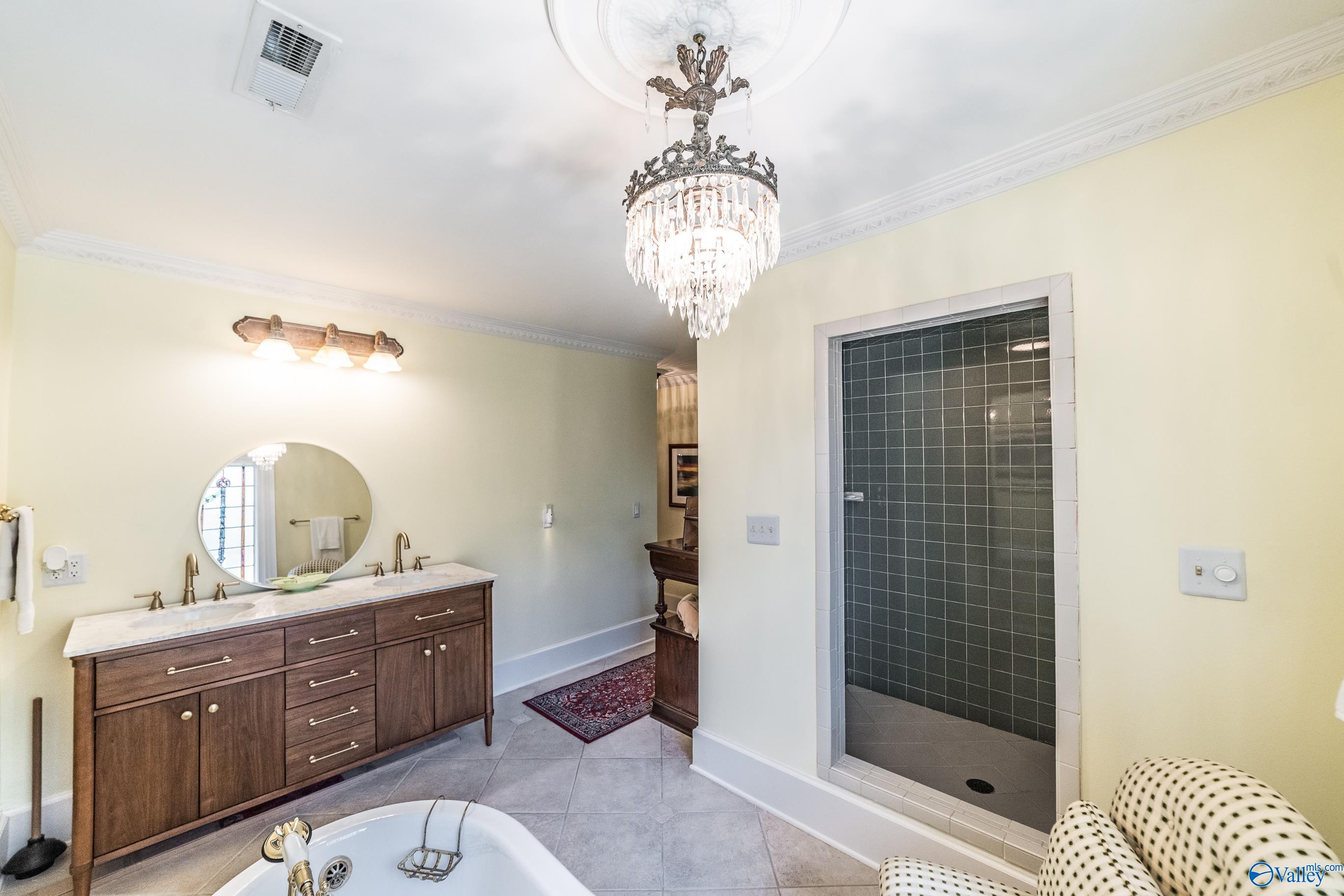 Scottsboro, Alabama 35768, United States, 4 Bedrooms Bedrooms, ,3 BathroomsBathrooms,Residential,Active,220483