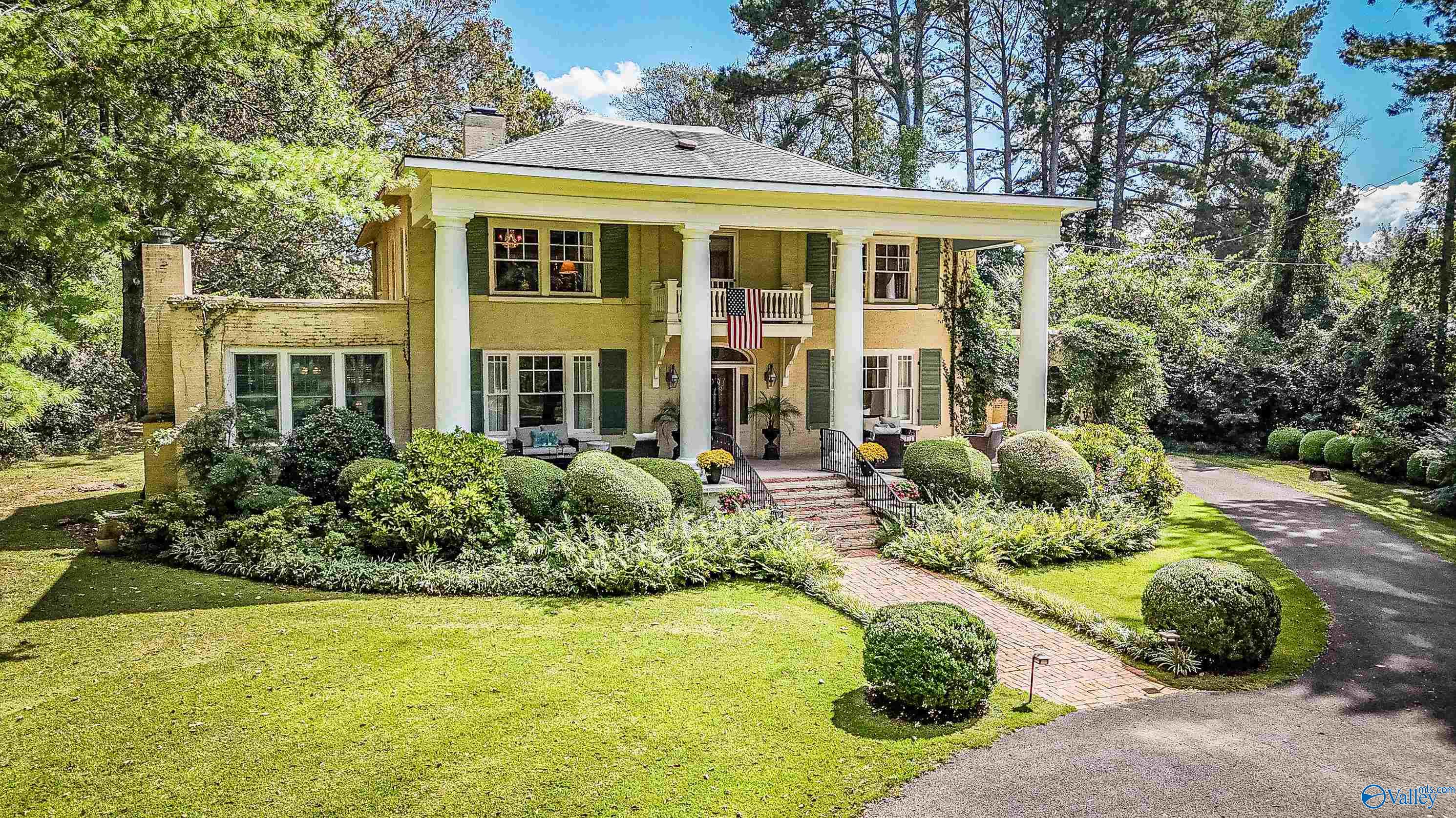 Scottsboro, Alabama 35768, United States, 4 Bedrooms Bedrooms, ,3 BathroomsBathrooms,Residential,Active,220483