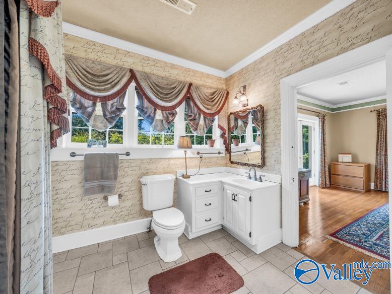 Scottsboro, Alabama 35768, United States, 4 Bedrooms Bedrooms, ,3 BathroomsBathrooms,Residential,Active,220483