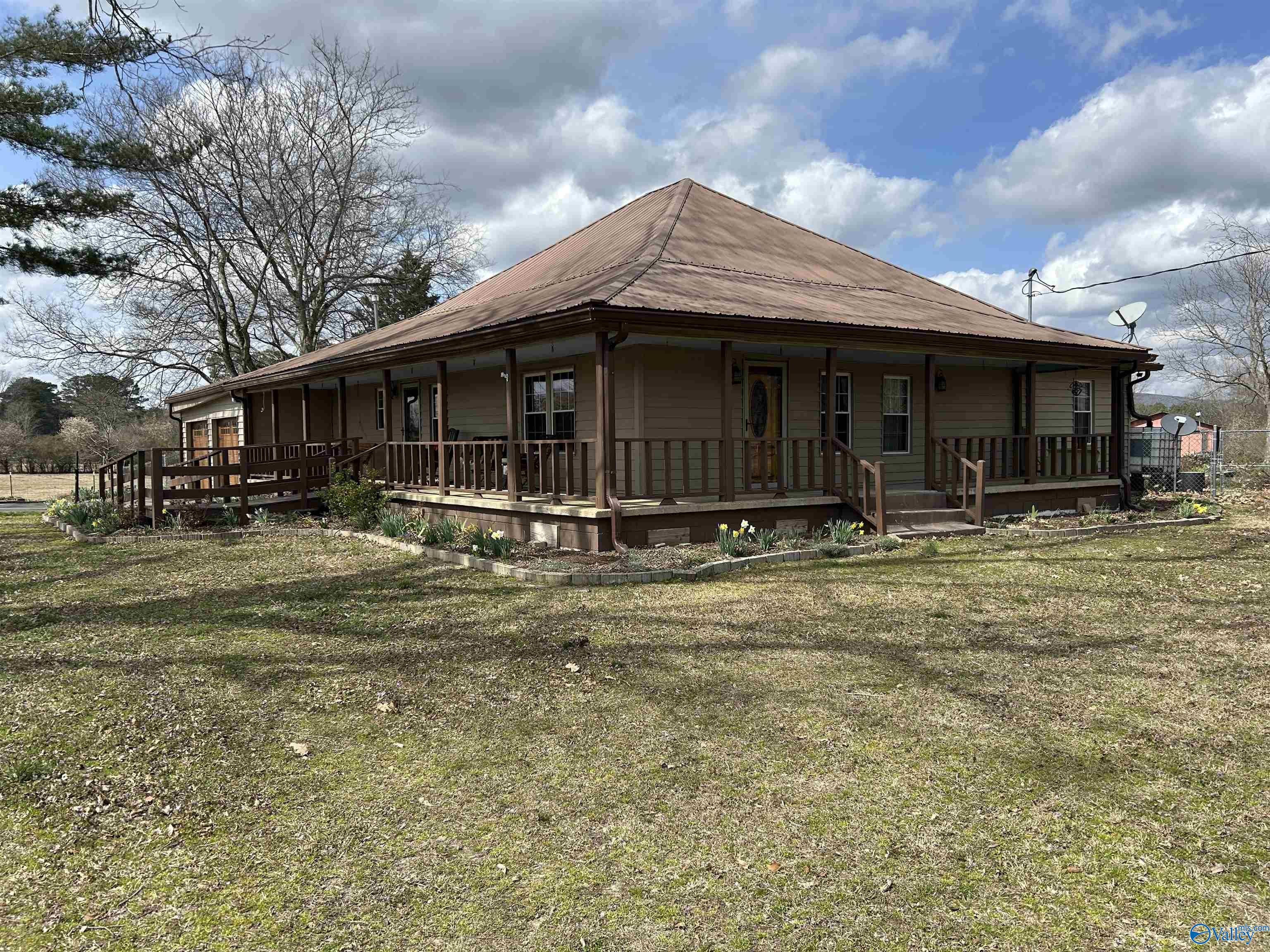 125 Lasseter Drive, Gadsden, Alabama image 2
